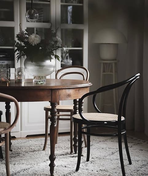 Thonet design stolar NYA - olika färger & design