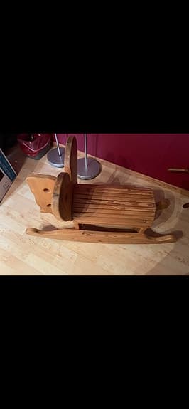 Gedigen gungelefant i trä