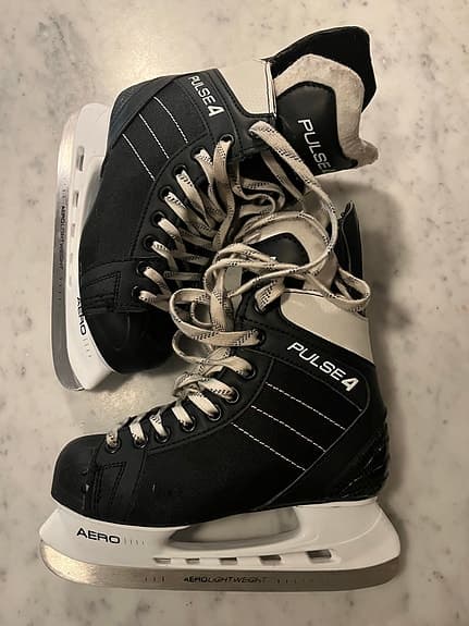 Iceskate Pulse 4.0 ishockeyskridskor barn storlek 35 svart