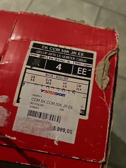 Helt nya CCM Ribcor 50K skridskor – stl 36,5 .