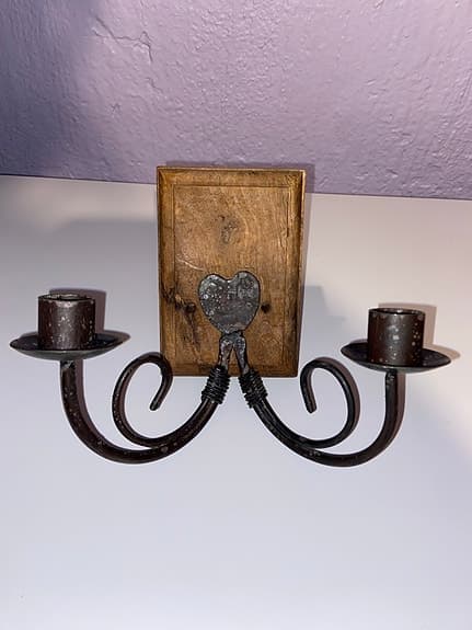 Vägg ljusstake i smide och trä