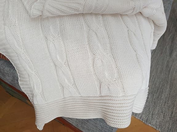 Kabelstickad filt/pläd i bomull 100x190