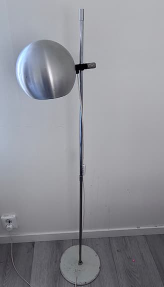 Hemi Klot golvlampa -kan levereras i Gbg-området!