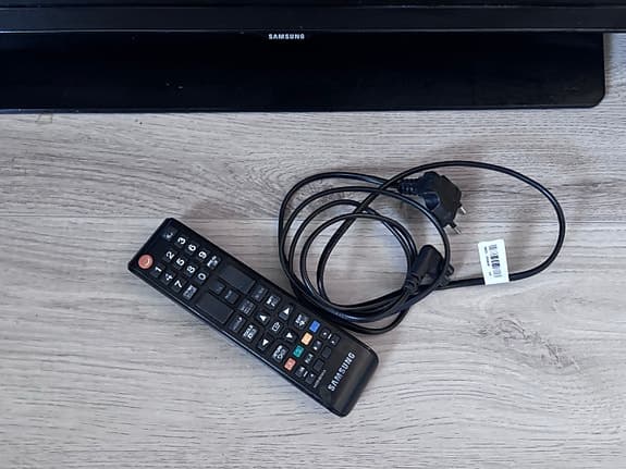 Samsung  TV 40 tum svart -kan levereras i Gbg-området!