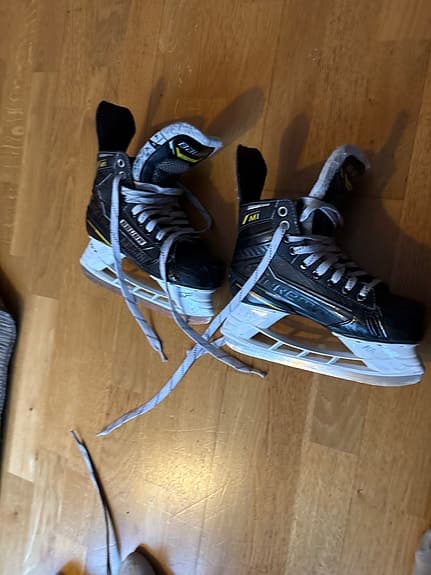 Bauer M1 ishockeyskridskor barn storlek 38 svart