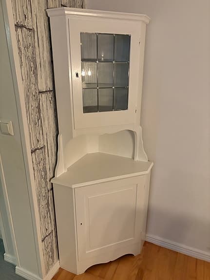 Hörnskåp vitt glasdörr