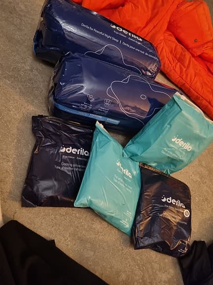 2 ergonomiska kuddar med 4 tillhörande örngott