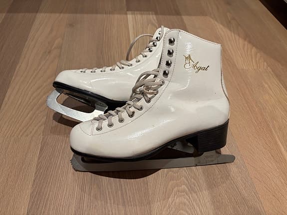 Angel konståkningsskridskor