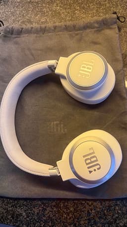 JBL Live 770NC trådlösa over-ear hörlurar vit
