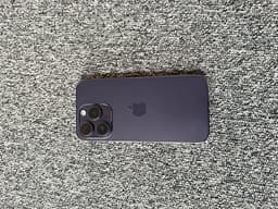 iPhone 14 Pro lila i fint skick