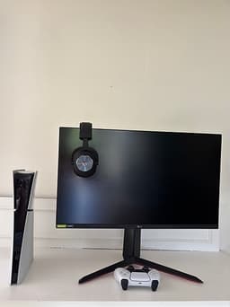 Sony PlayStation 5 Digital Edition vit + LG UltraGear 27GP850 27" gamingskärm