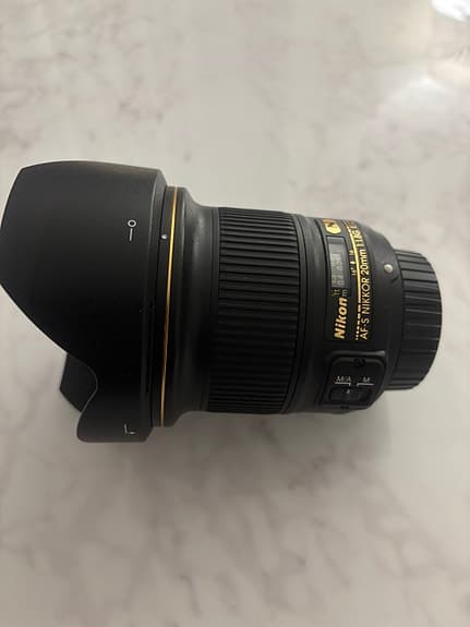 Nikon D750 digital systemkamera med objektiv och tillbehör