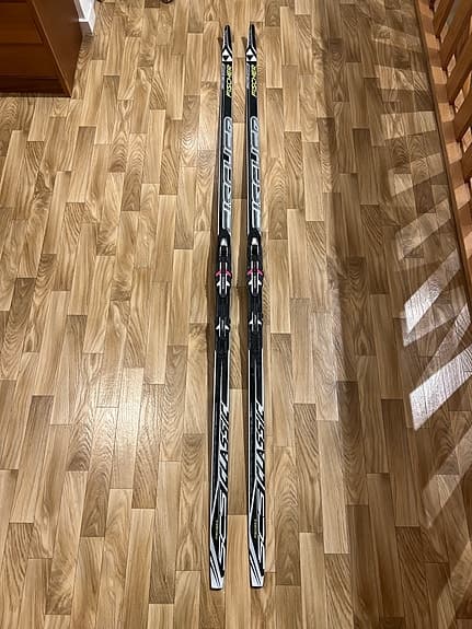 Fischer klassiska längdskidor NYSERVADE