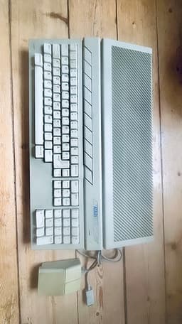 Atari 1040 ST och utbyggd Atari 520 ST i bra skick slumpas bort!