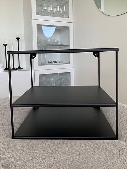 Svart hylla/sängbord i metall