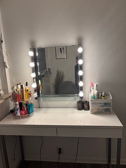 Komplett sminkbord med spegel och sminkbord