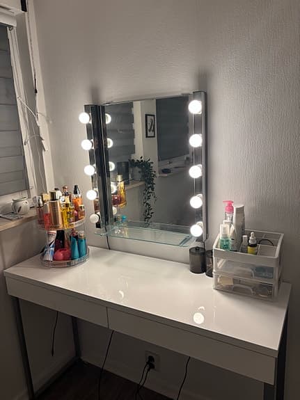 Komplett sminkbord med spegel och sminkbord