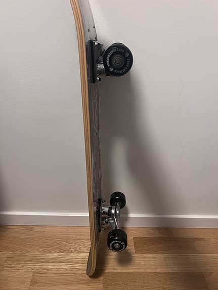Nixor  Fury  originals skateboard med flammor och dödskallemotiv