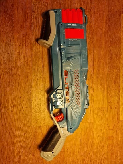 Nerf Elite leksakspistol med taktisk väst och bälte