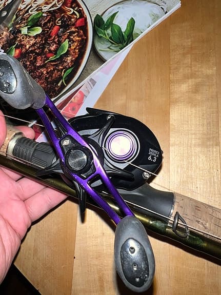 Daiwa Roots Multi Pike 7'9" haspelspö med multirulle