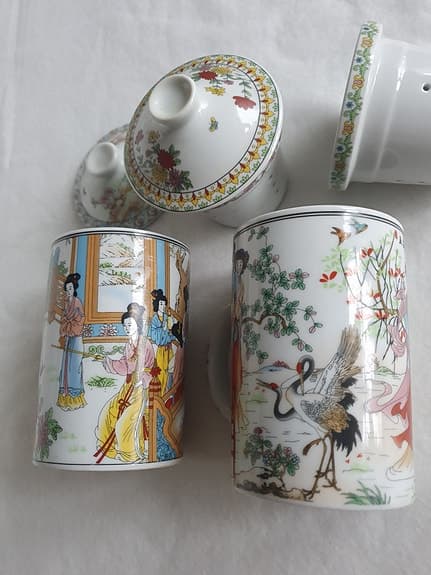 Två Japanska Te/Kaffe koppar m lock, ett innerglas för att brygga te