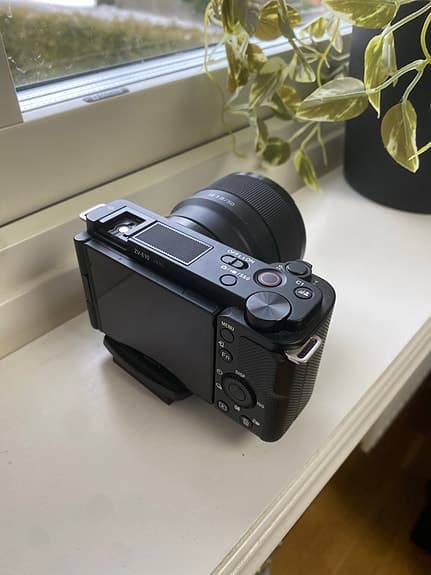 Fullt kamerapaket: Sony ZV-E0 + FE 50mm f/1.8 lens + Tripod