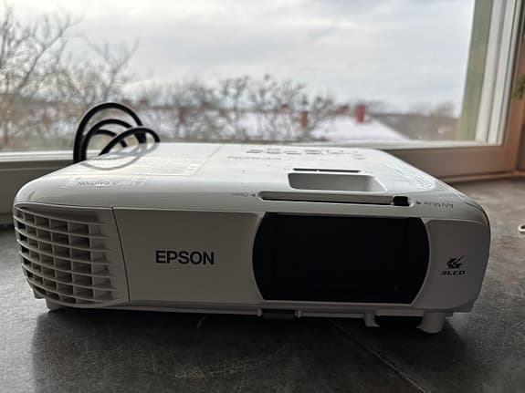 Projektor - Epson EH-TW 610 1080p