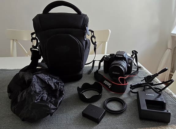 Canon EOS 4000D systemkamera – mycket fint skick + tillbehör