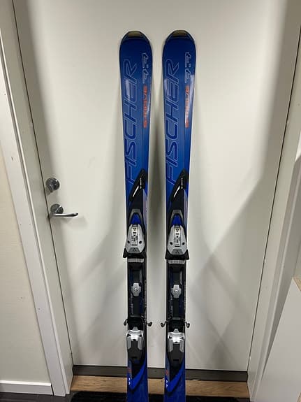 Fischer alpinskidor 160 cm