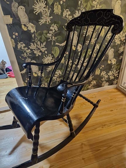 Vacker gungstol svart & guld gammaldags funkar fint