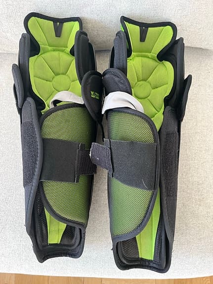 Bauer Supreme ONE.6 benskydd 16" 41cm