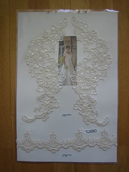 Brudklänning applikationer med pärlor beige visningsexemplar