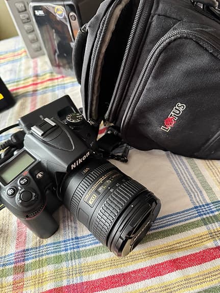 Nikon D7000 systemkamera med 16–85mm VR-objektiv