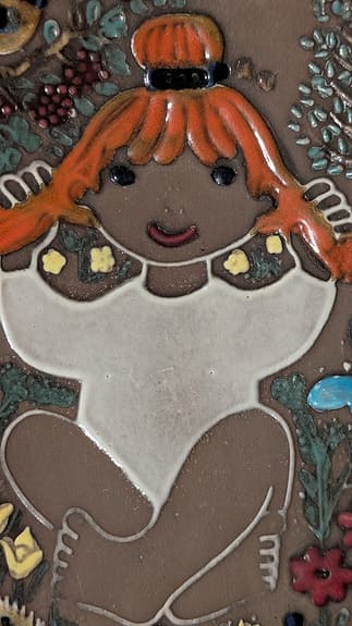 Keramiktavla “Linda” – Upsala-Ekeby, Dorothy Clough (1969–1973)