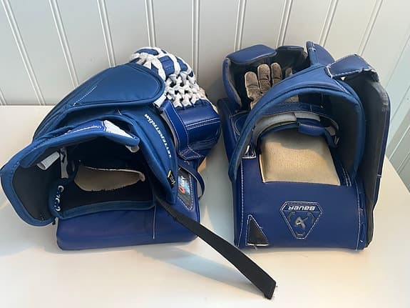 Bauer Hyperlite målvaktsplock och blocker blå röd