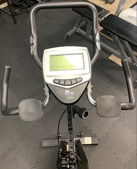 Motionscykel spinningcykel från Carl Lewis med display