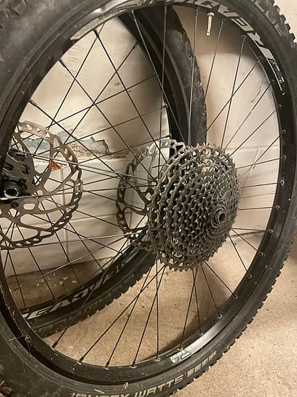 Cykelhjul set med kassett och skivor