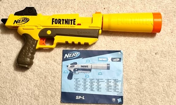 Nerf Fortnite SP-L “Shhh” – Gul mjukpilspistol med ljuddämpare