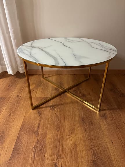 Soffbord, storlek 80 cm brett och 45 cm högt