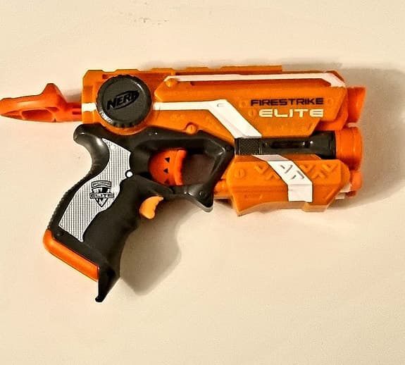 NERF N-Strike Elite Firestrike Blaster / Leksakvapen/ Pistol