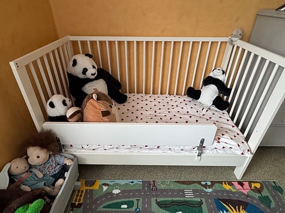 IKEA spjälsäng vit