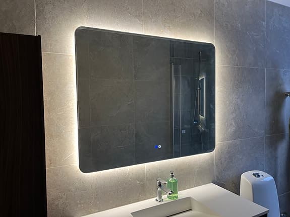 Spegel, imfri med LED-belysning 100x80