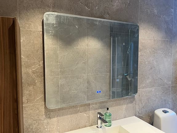 Spegel, imfri med LED-belysning 100x80