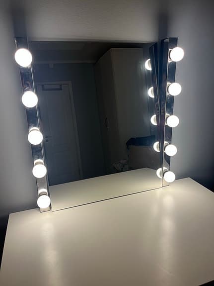 Ikea sminkspegel med belysning