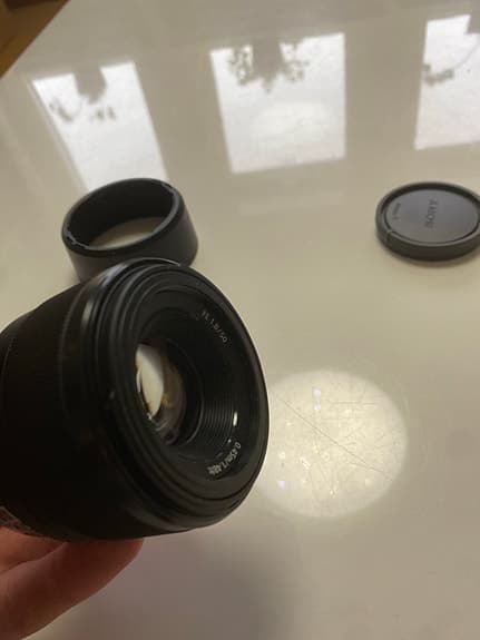 Sony FE 50mm f/1.8 E-mount – fint skick