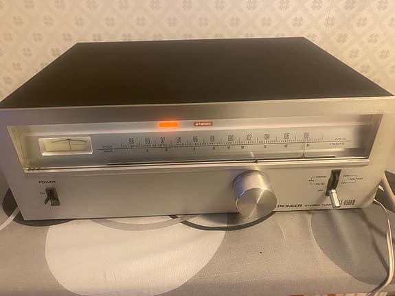 Pioneer stereotuner silver