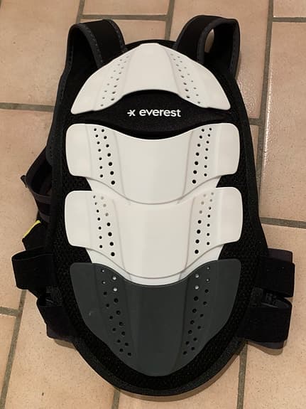 Passa på! 2 x Everest ryggskydd barn, strl 116-128