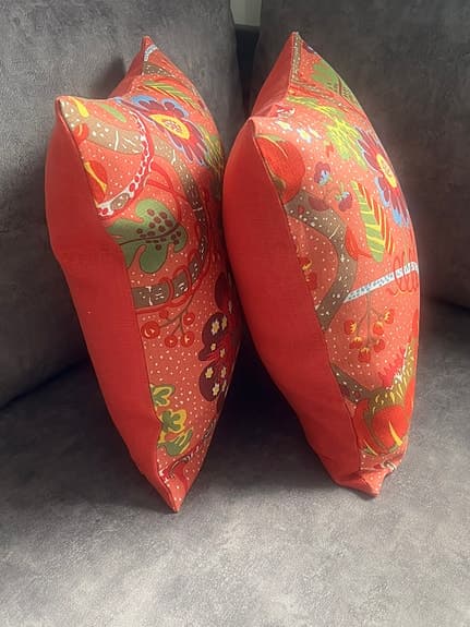 2st kuddfodral/ Tyg Från Svenskt Tenn/Josef Frank/ Mirakel