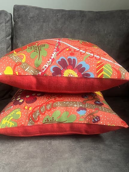 2st kuddfodral/ Tyg Från Svenskt Tenn/Josef Frank/ Mirakel