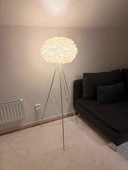 Umage EOS fjäderlampa inkl Vita Tripod